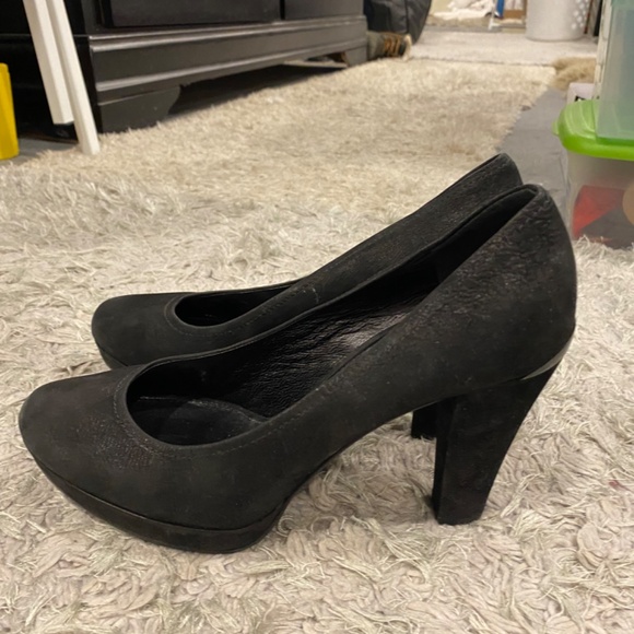 Prada shoes - Picture 2 of 4